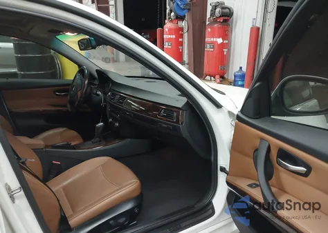 2011 BMW 328I z USA, uszkodzony, nr VIN WBAPH5G54BNM76843